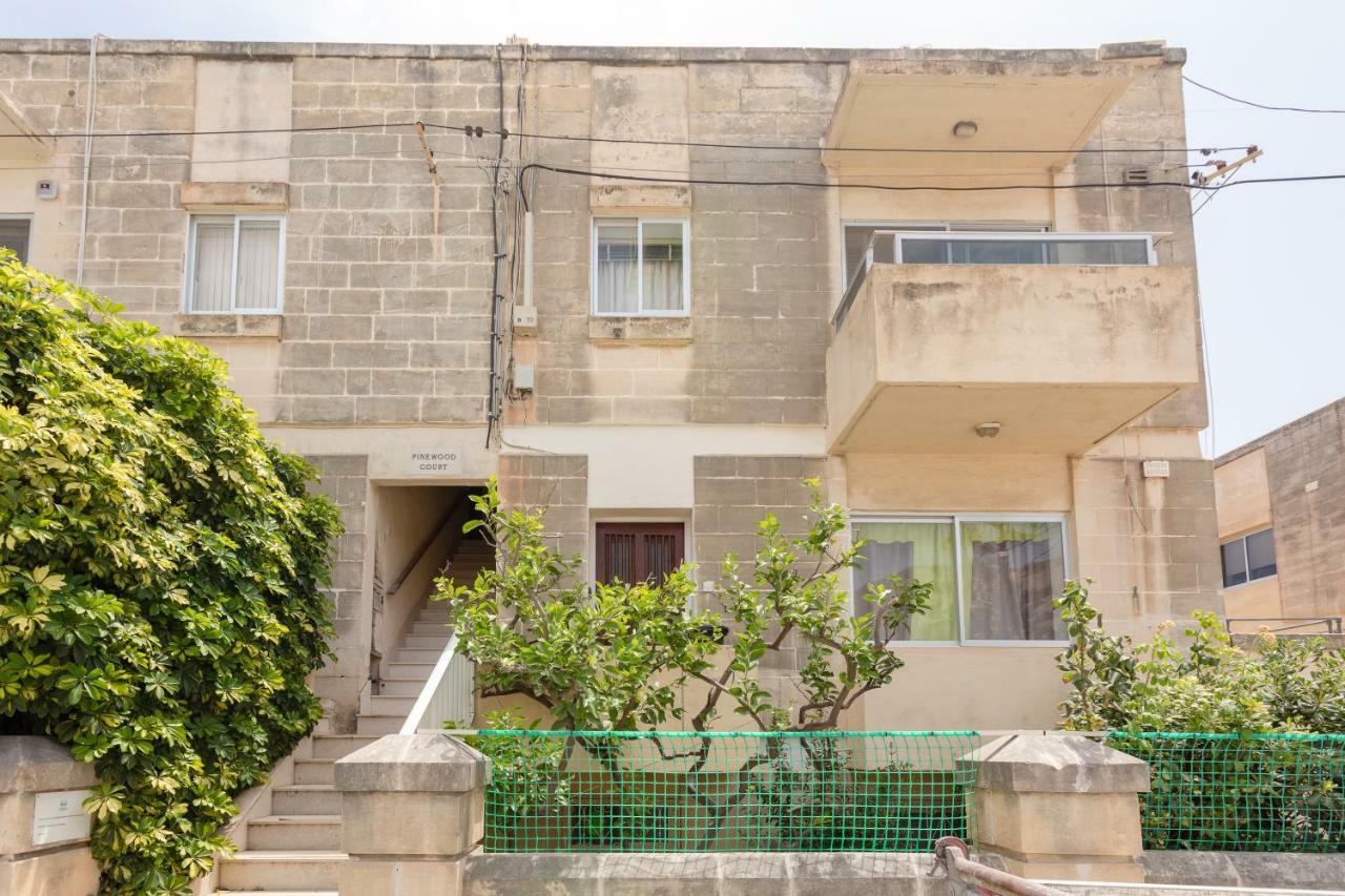 Ferienwohnung Pinewood San Ġiljan Exterior foto